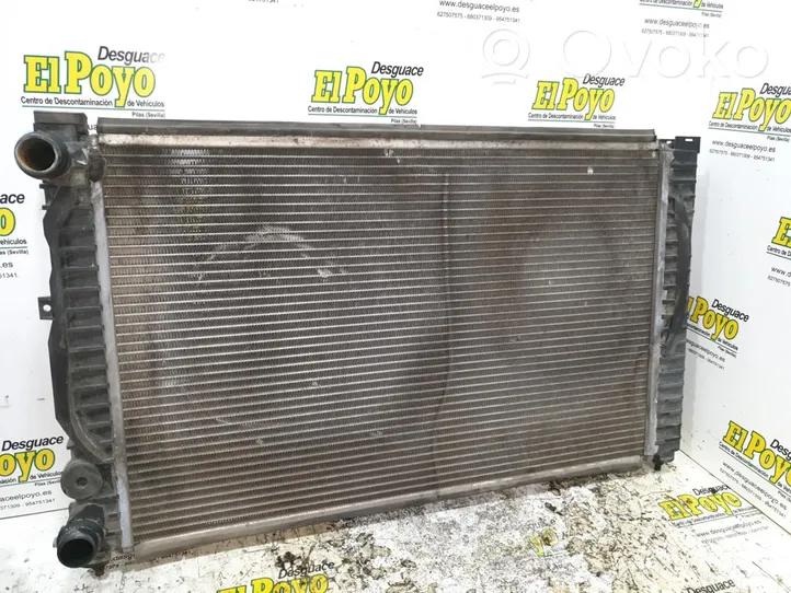 Volkswagen PASSAT Radiateur de refroidissement 8D0121251P