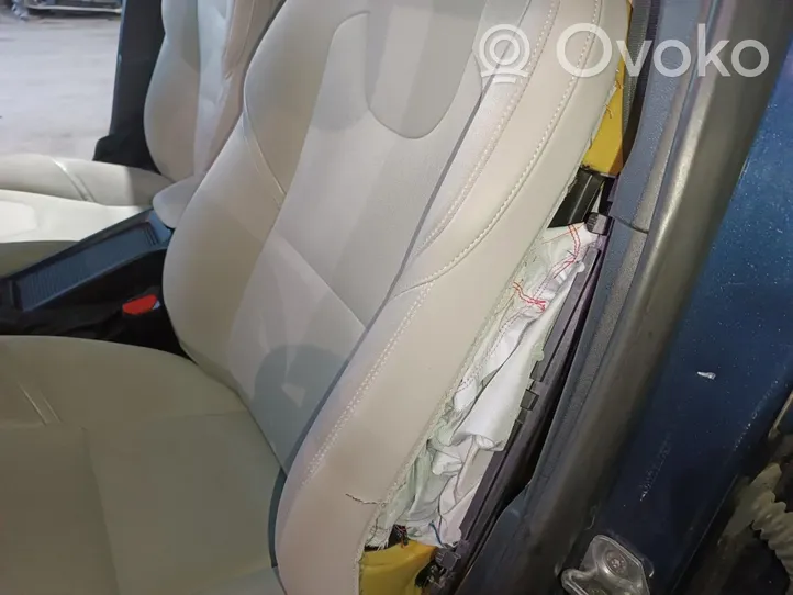 Volvo V40 Sedile anteriore del conducente 