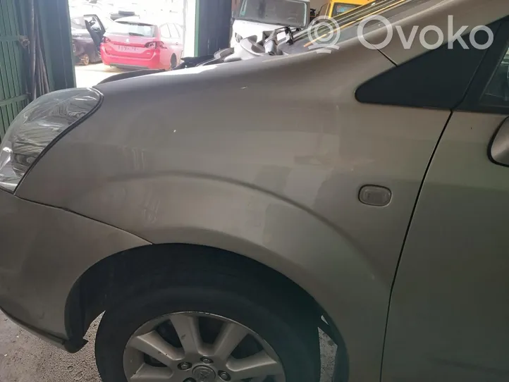 Toyota Corolla Verso AR10 Arche d'aile avant 