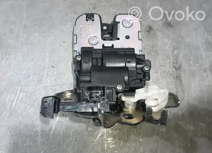 Audi Q3 8U Blocco/chiusura/serratura del portellone posteriore/bagagliaio 8R0827505