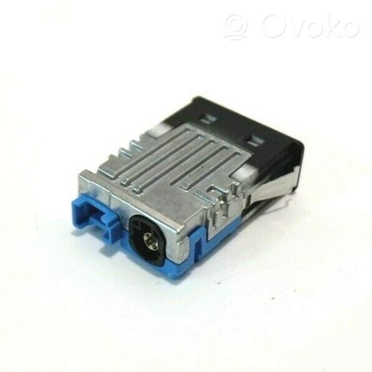 BMW 7 G11 G12 USB socket connector 005775