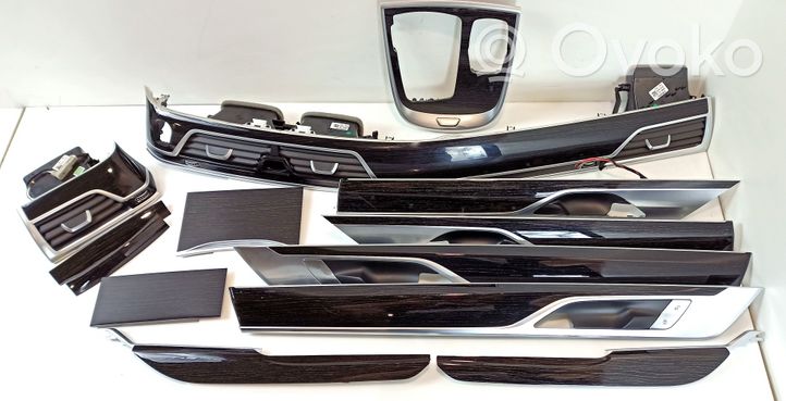 BMW 7 G11 G12 Garniture latérale de console centrale avant 020093