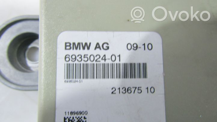 BMW 3 E90 E91 Antenas pastiprinātājs R02112