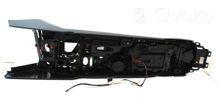 BMW i8 Center console 018537