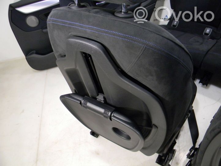 BMW 2 F46 Kit siège 011676