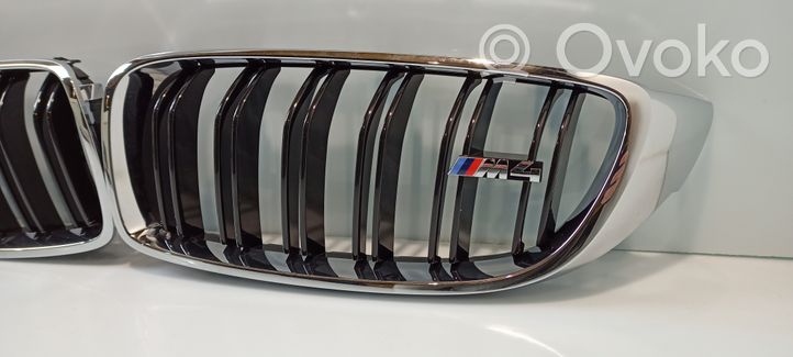 BMW M4 F82 F83 Etupuskurin ylempi jäähdytinsäleikkö 024555