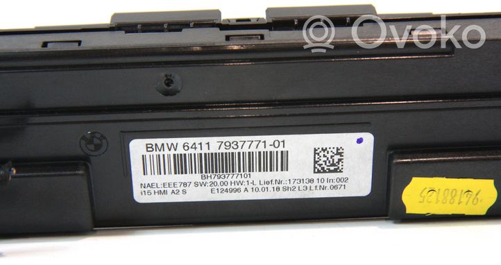 BMW i8 Panel klimatyzacji 018495