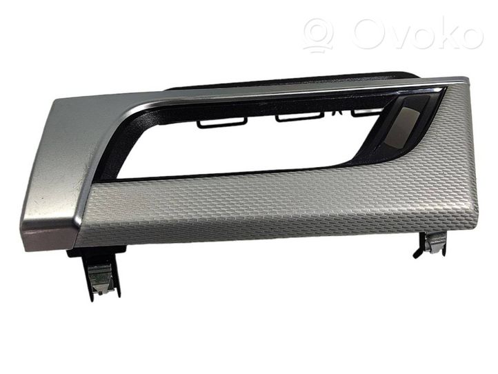 BMW X1 F48 F49 Kojelaudan hansikaslokeron lista 9332456