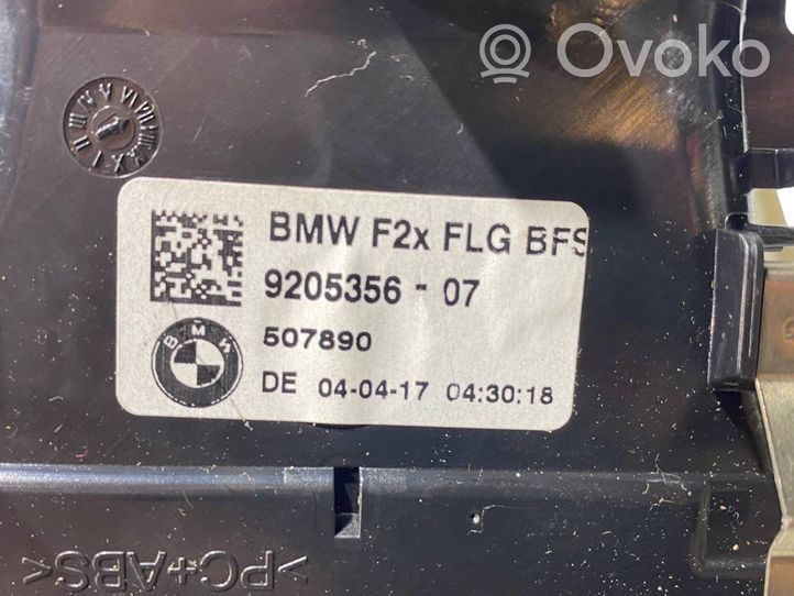 BMW 1 F20 F21 Dysze / Kratki środkowego nawiewu deski rozdzielczej 9205356