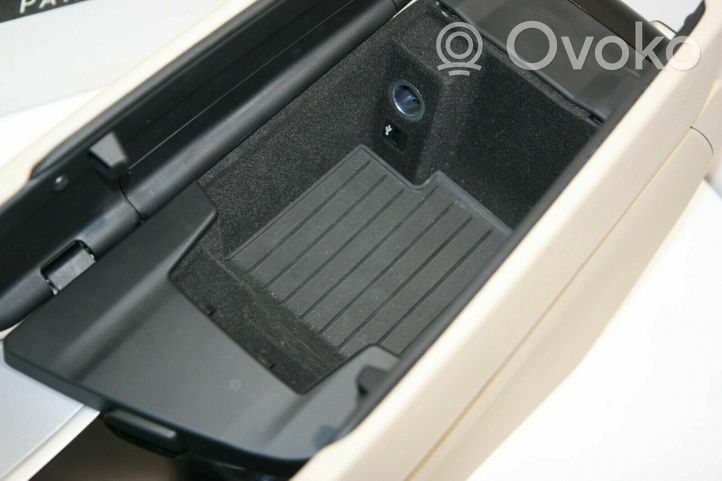 BMW 5 G30 G31 Console centrale 006537