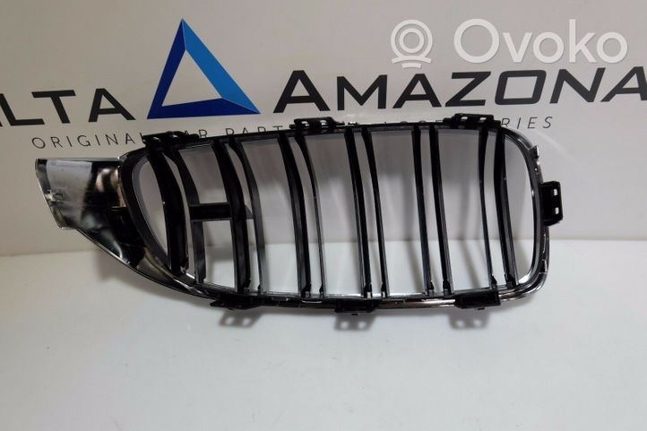 BMW M4 F82 F83 Griglia superiore del radiatore paraurti anteriore 001800