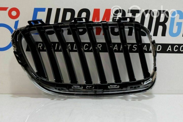 BMW 2 F22 F23 Grille calandre supérieure de pare-chocs avant 002060