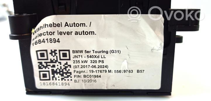BMW 5 G30 G31 Sélecteur / levier de vitesse 024657