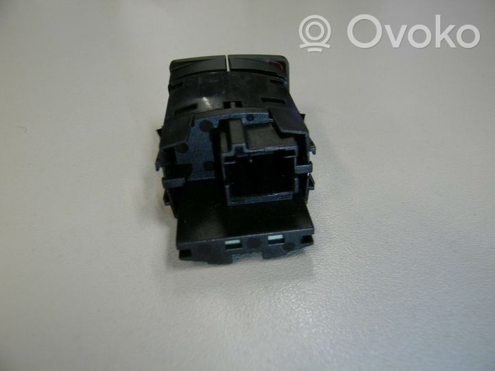 BMW X3 G01 Przycisk świateł awaryjnych C00652