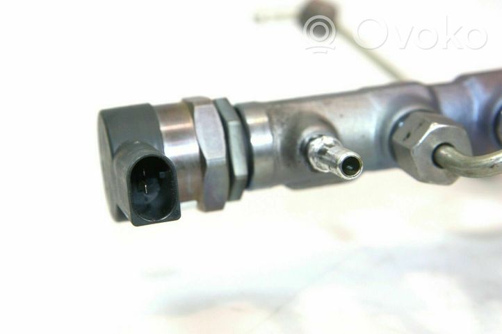 BMW 3 F30 F35 F31 Fuel pressure regulator 013988