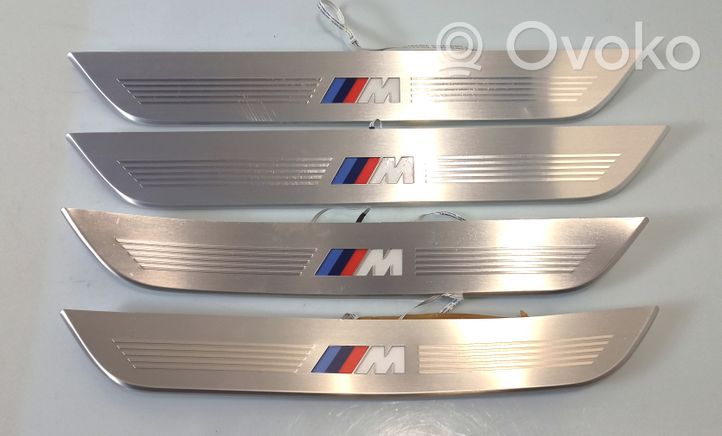 BMW 7 G11 G12 Garniture de marche-pieds avant 021767