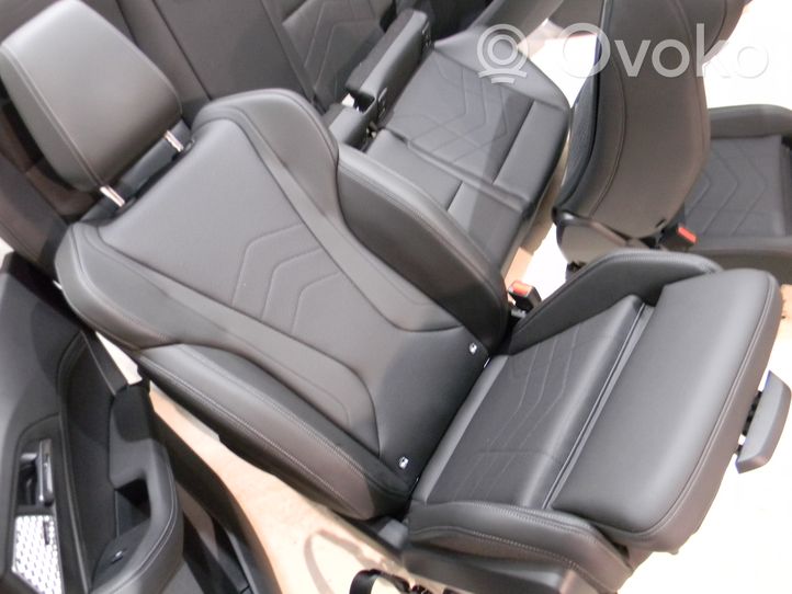 BMW 2 Active Tourer U06 Sėdynių komplektas C01321