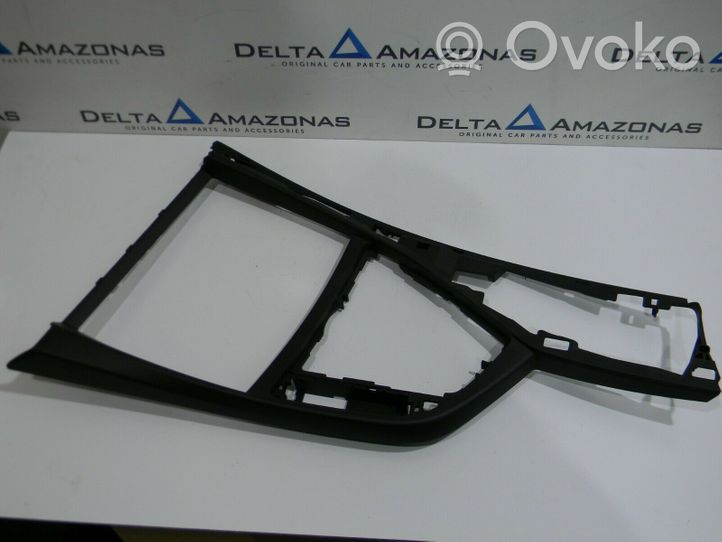 BMW 2 F22 F23 Cup holder front C00439