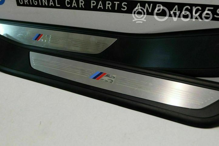 BMW 7 F01 F02 F03 F04 Priekinio kėbulo slenksčio apdaila 004559