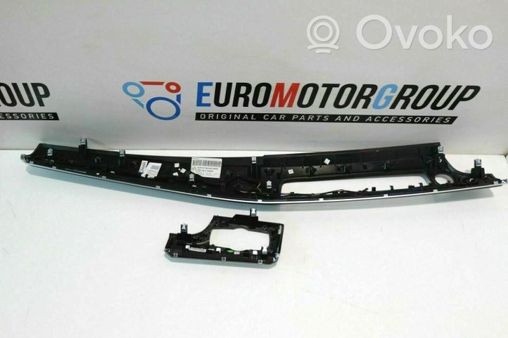 BMW 5 GT F07 Rivestimento del vano portaoggetti del cruscotto 005089