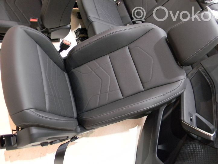BMW X1 U11 Fotele / Kanapa / Komplet C01316