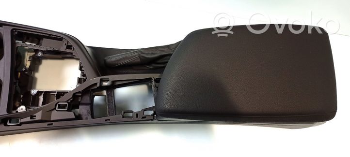 BMW 2 F22 F23 Center console 027483