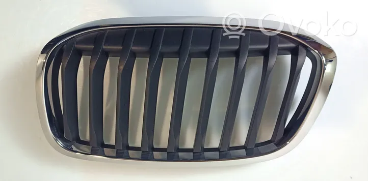 BMW 2 F45 Grille calandre supérieure de pare-chocs avant 022011