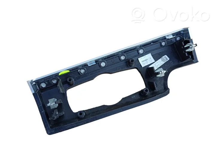 BMW 7 F01 F02 F03 F04 Instrumentu paneļa dekoratīvā apdare 029034