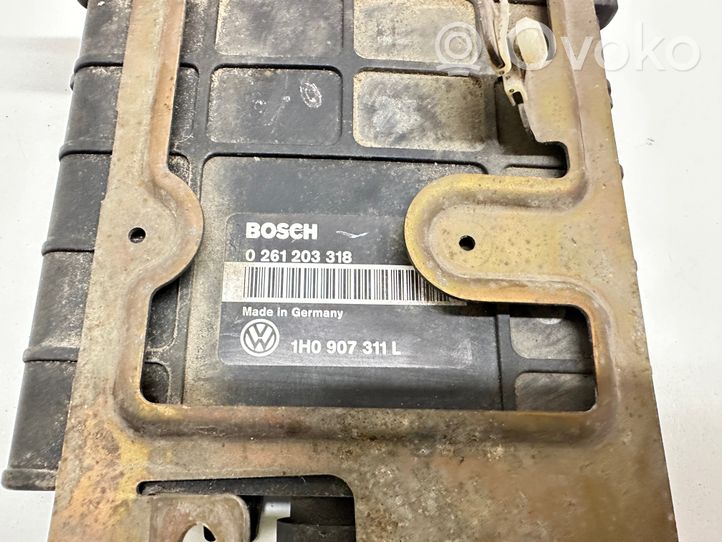 Volkswagen Golf III Calculateur moteur ECU 1H0907311L