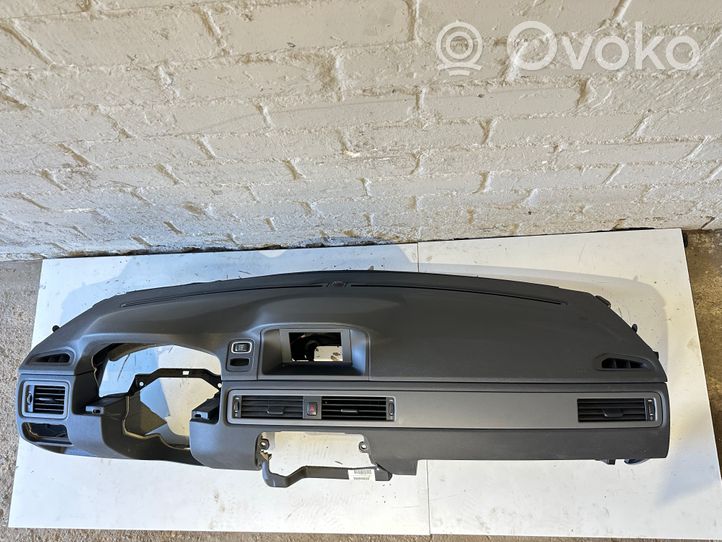 Volvo XC70 Panel de instrumentos Y2X768870