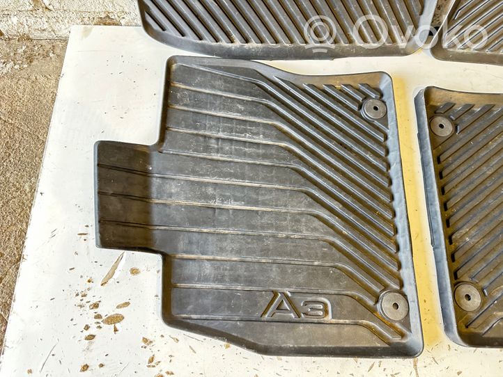 Audi A3 S3 8V Set di tappetini per auto 8v1061501041