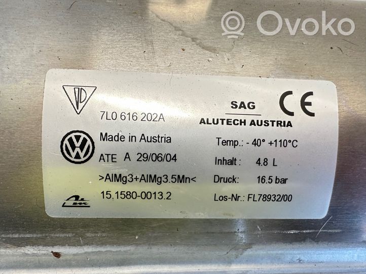 Volkswagen Touareg I Zbiornik powietrza tylnego zawieszenia pneumatycznego 7L0616202A