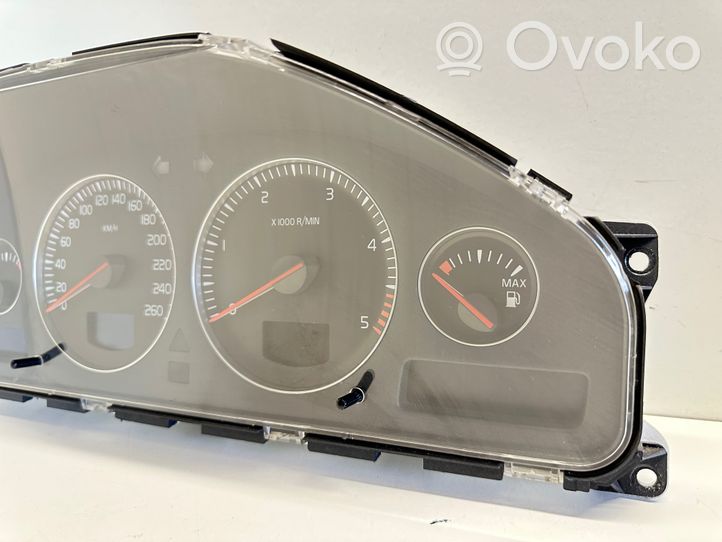 Volvo XC70 Speedometer (instrument cluster) 30682277