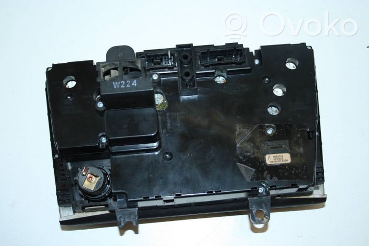 Volvo XC90 Climate control unit 8682734