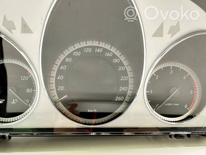 Mercedes-Benz C W204 Compteur de vitesse tableau de bord A2049002105