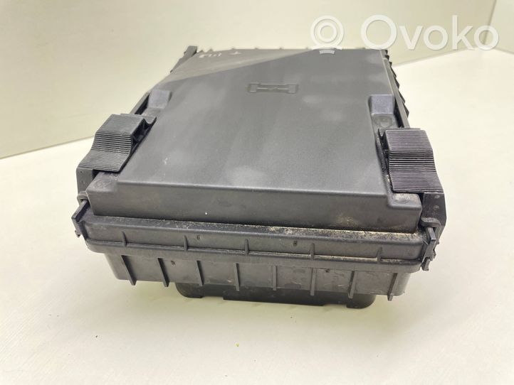 Volkswagen Touran II Module de fusibles 1K0937125J