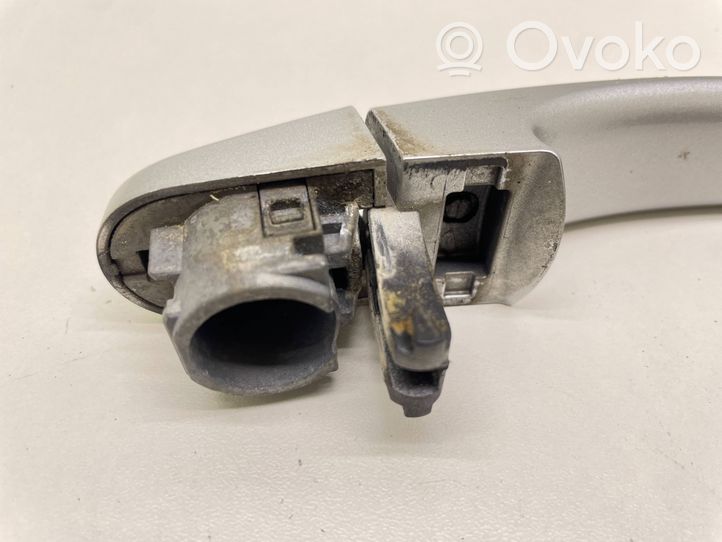 Volkswagen Touran II Front door exterior handle 7H0837209