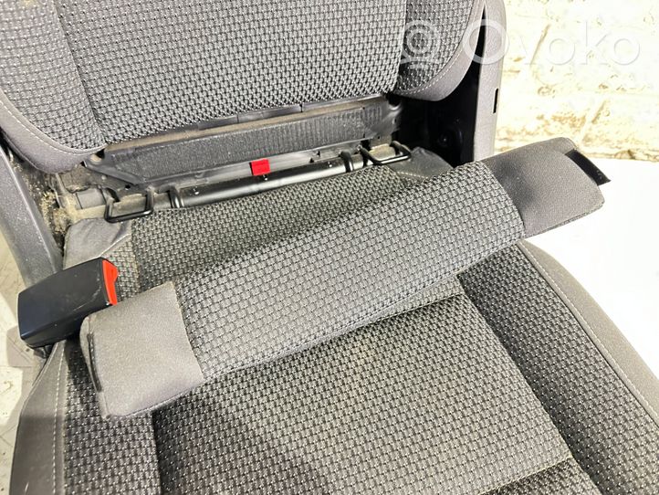 Volkswagen Touran II Rear seat 