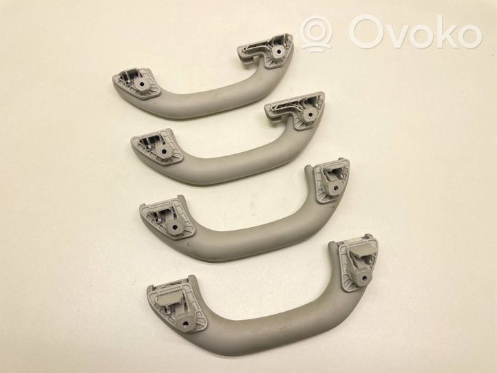 Volkswagen Touran II Un set di maniglie per il soffitto 1K0857607M