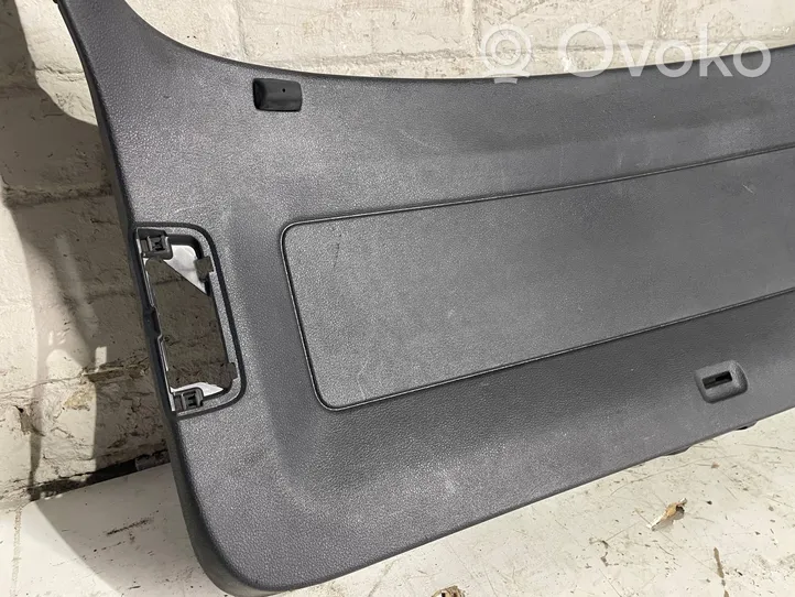 Volkswagen Touran II Set rivestimento portellone posteriore/bagagliaio 5N0867601A