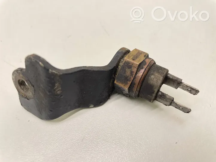 Audi 80 90 S2 B4 Sensore temperatura del liquido di raffreddamento 281919369