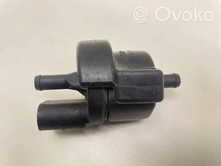 Audi A4 S4 B5 8D Valve vacuum 058133459