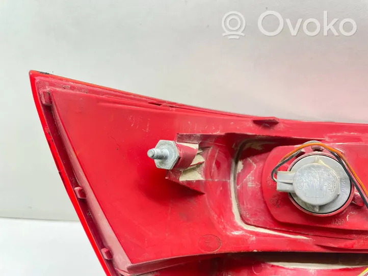 Audi Q7 4L Lampa tylna 273302