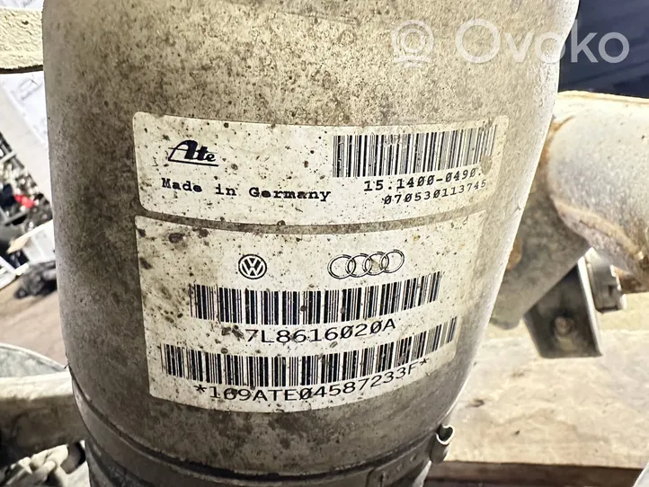 Audi Q7 4L Bastidor trasero 7L0500041