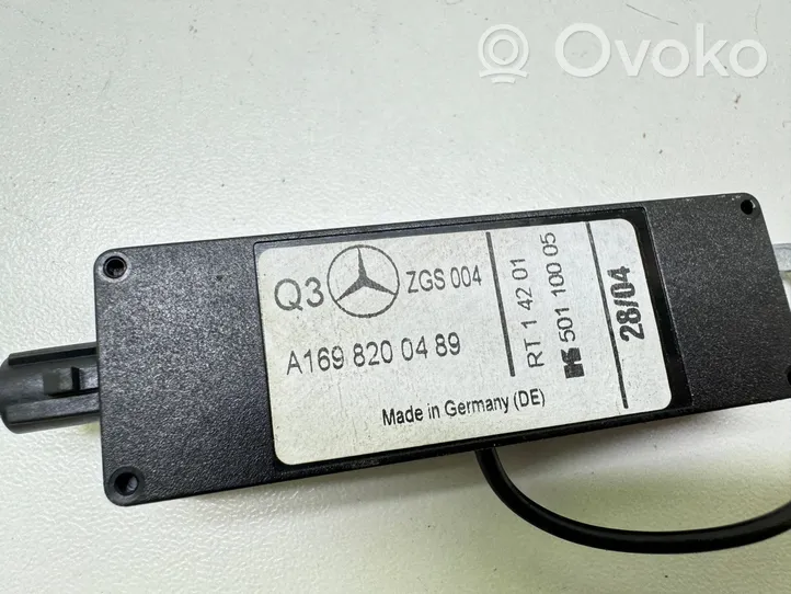 Mercedes-Benz A W169 Antenos stiprintuvas A1698200489