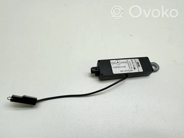 Mercedes-Benz A W169 Antenos stiprintuvas A1698200489