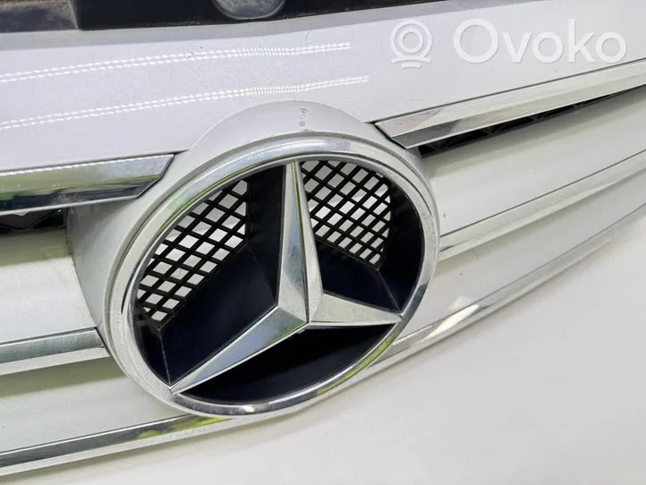Mercedes-Benz Vito Viano W639 Front bumper upper radiator grill A6398800083