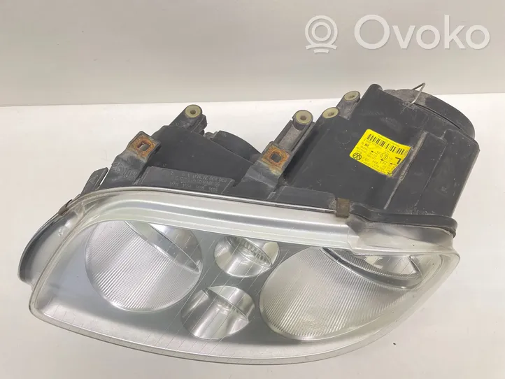 Volkswagen Touran I Lampa przednia 1T0941005E