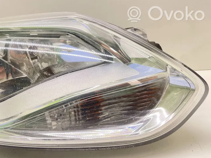 Ford Focus Lampa przednia BM5113W029AK