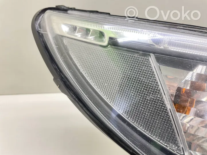 Saab 9-3 Ver2 Lampa przednia 16561800